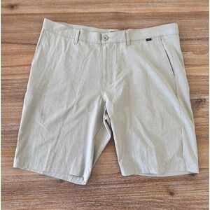Travis Mathew 10" Golf Shorts Hybrid Lightweight Khaki Size 40